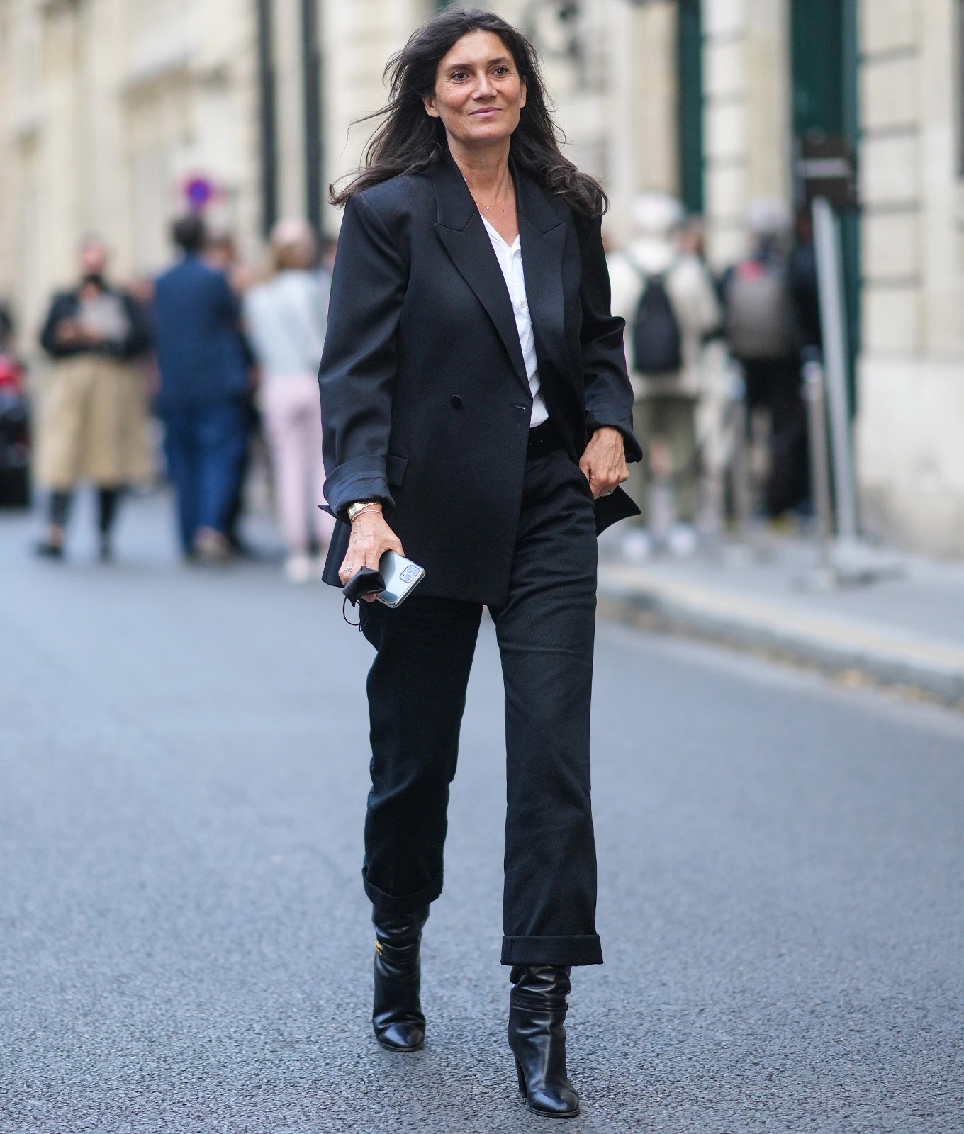 Things French Women Over Are Wearing In Paris Right Now