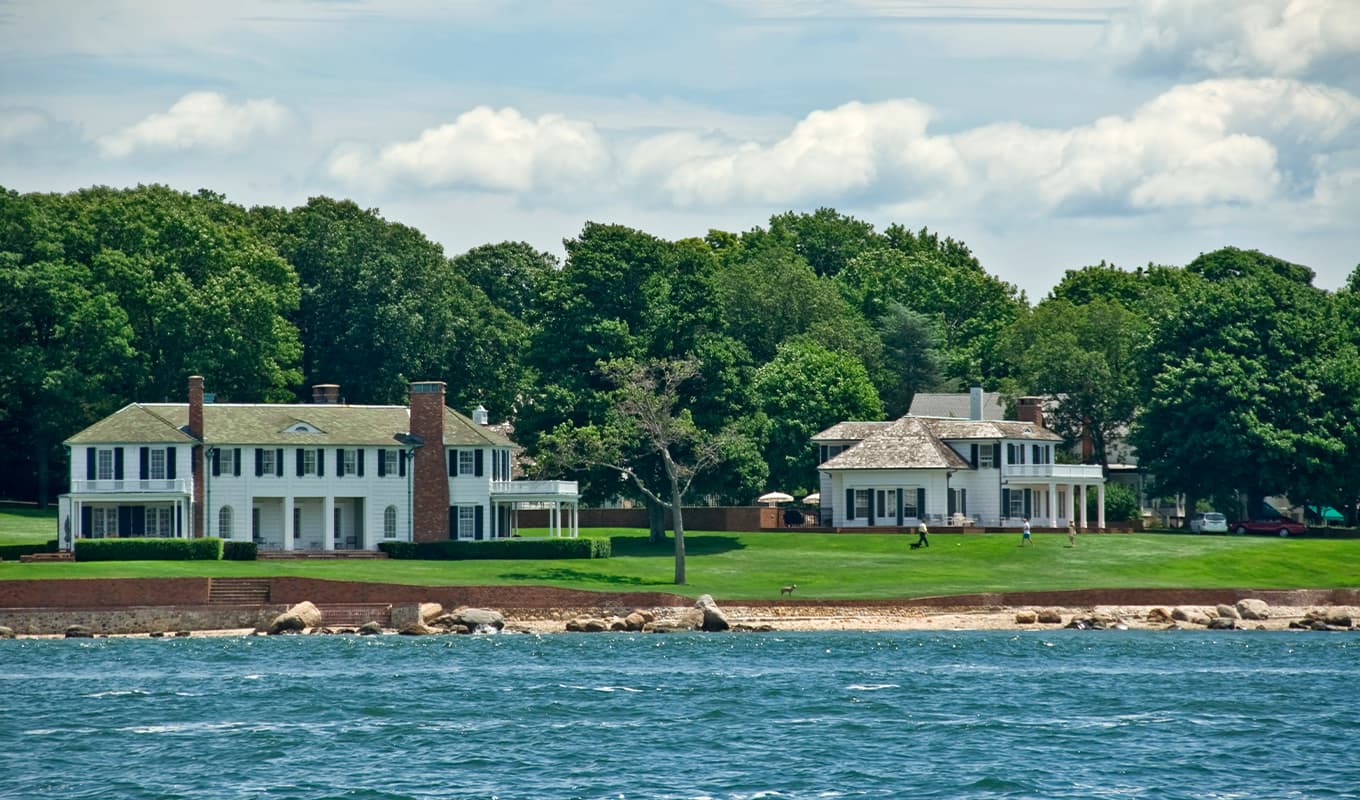 summer weekend getaways from nyc: shelter island, nyc
