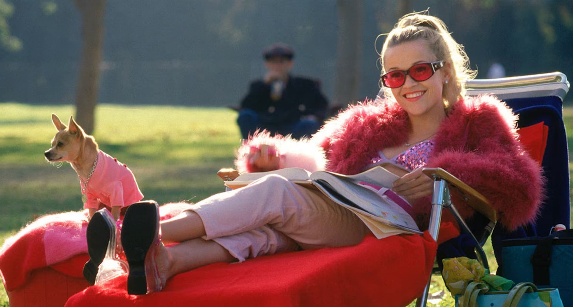 best-reeses-book-club-beach-reads: reese witherspoon as elle woods in 'legally blonde'