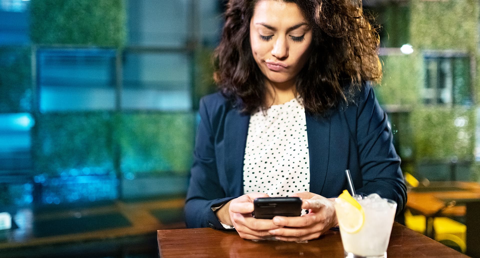 What to text after a fight with a friend: Woman texting