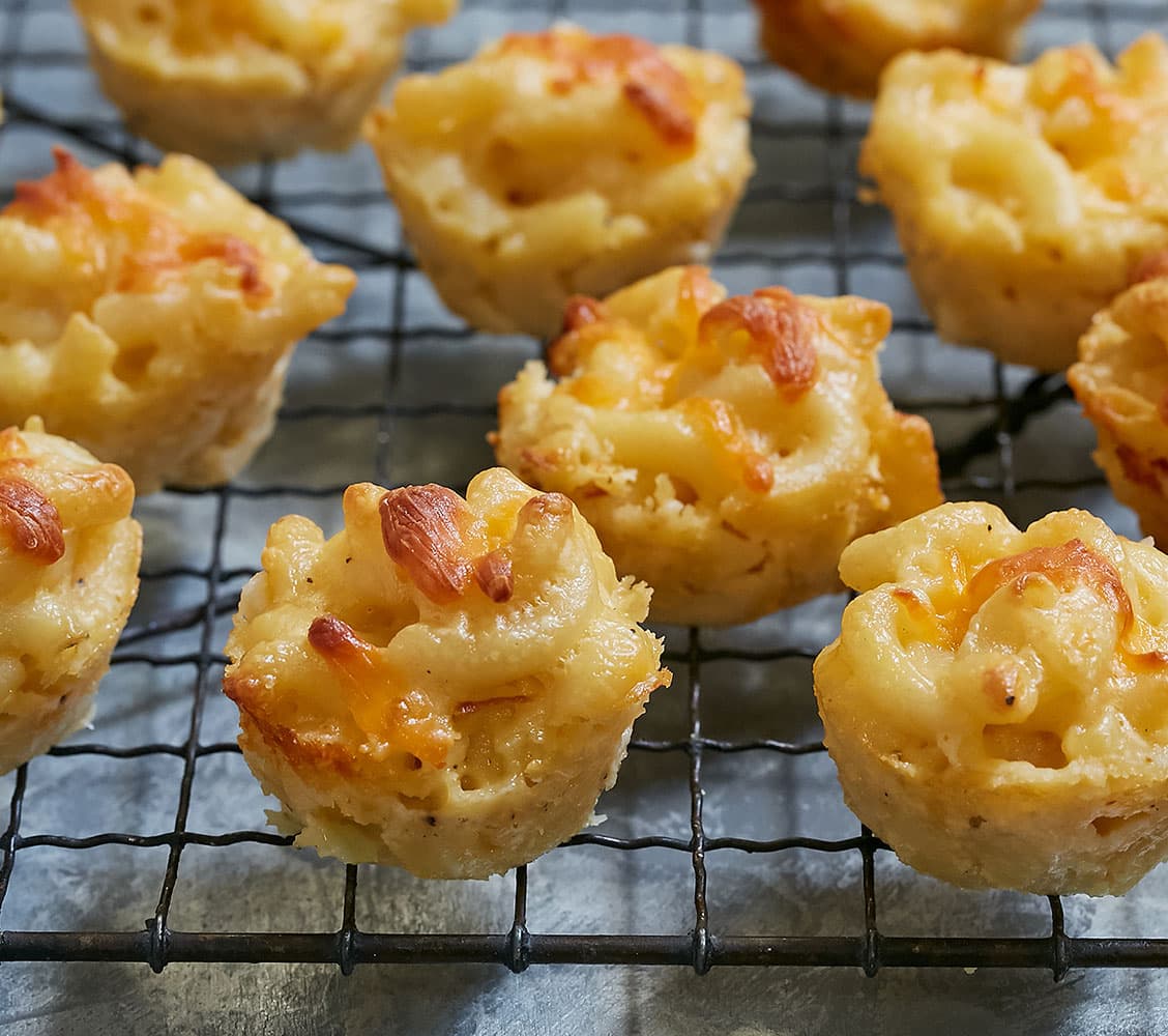 bite-size appetizer recipes: baked mac and cheese bites