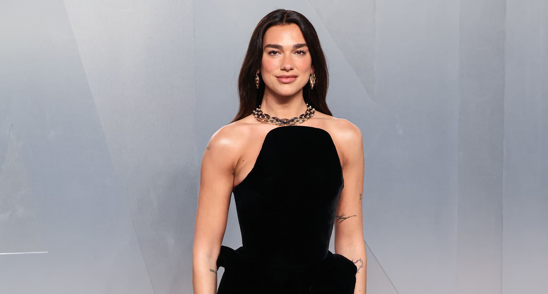 dua lipa august book club pick lost lambs